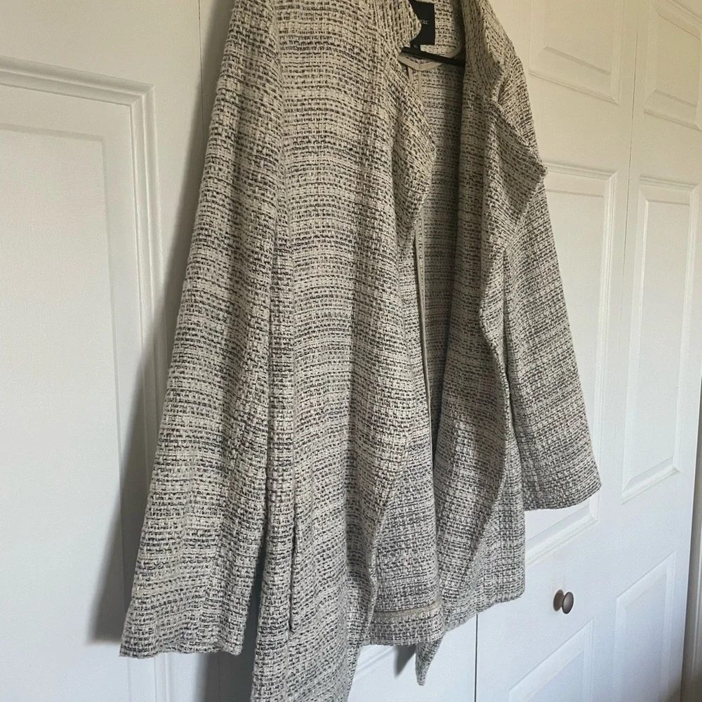 Banana Republic Women's Beige Tweed Blazer - Picture 6 of 12
